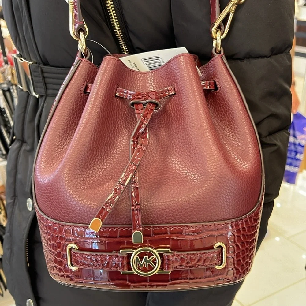 MICHAEL KORS  Reed Medium Pebbled Leather Belted Bucket Messenger Satchel Crossb
